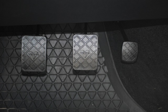 Клатчи и другие маленькие сумки: тренды 2023