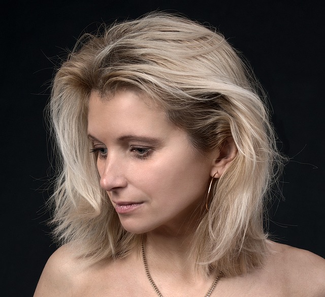 Как правильно ухаживать за зрелой кожей: советы и рекомендации